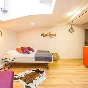 https://guestready-cozy-studios-in-the-heart-of-vieux-lyon.hotels-rhonealpes.com