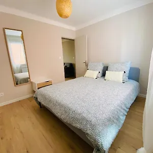 https://t2-neuf-centre-village-collobrieres.fr-provencehotel.com