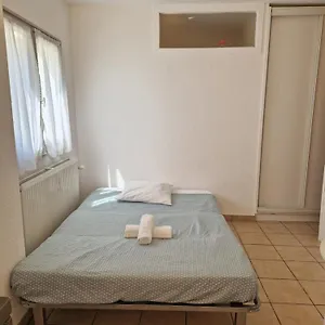 https://studio-en-bordure-de-lac.hotels-rhonealpes.com